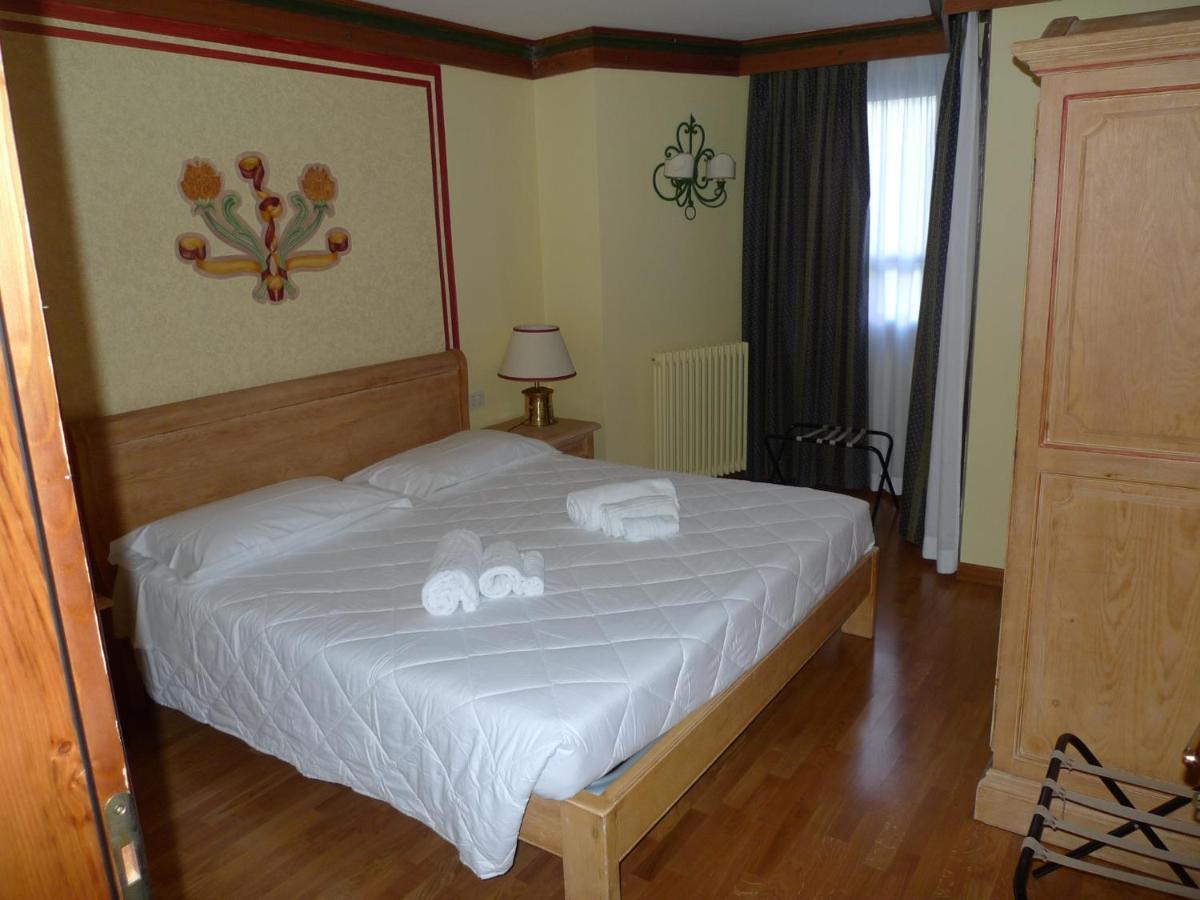 Rta Hotel Catturani Мадона ди Кампильо Екстериор снимка