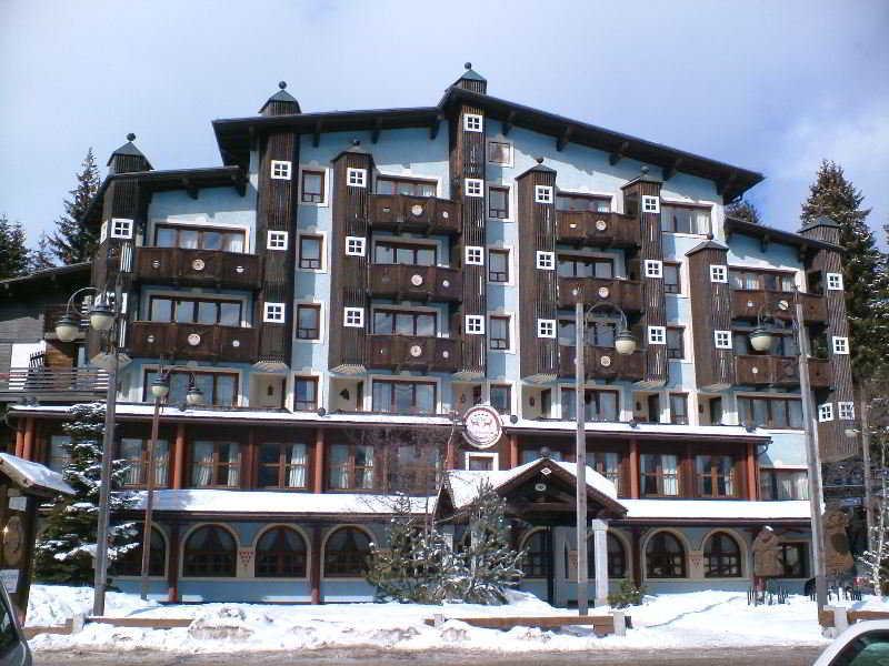 Rta Hotel Catturani Мадона ди Кампильо Екстериор снимка