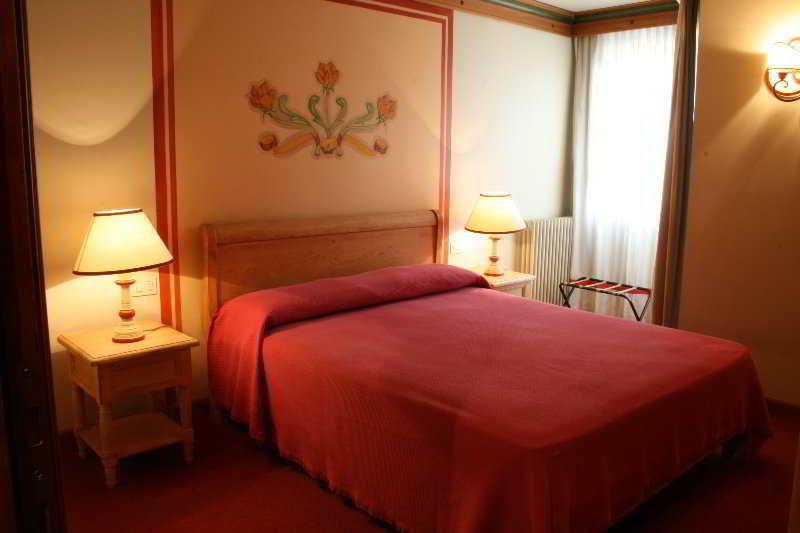 Rta Hotel Catturani Мадона ди Кампильо Екстериор снимка
