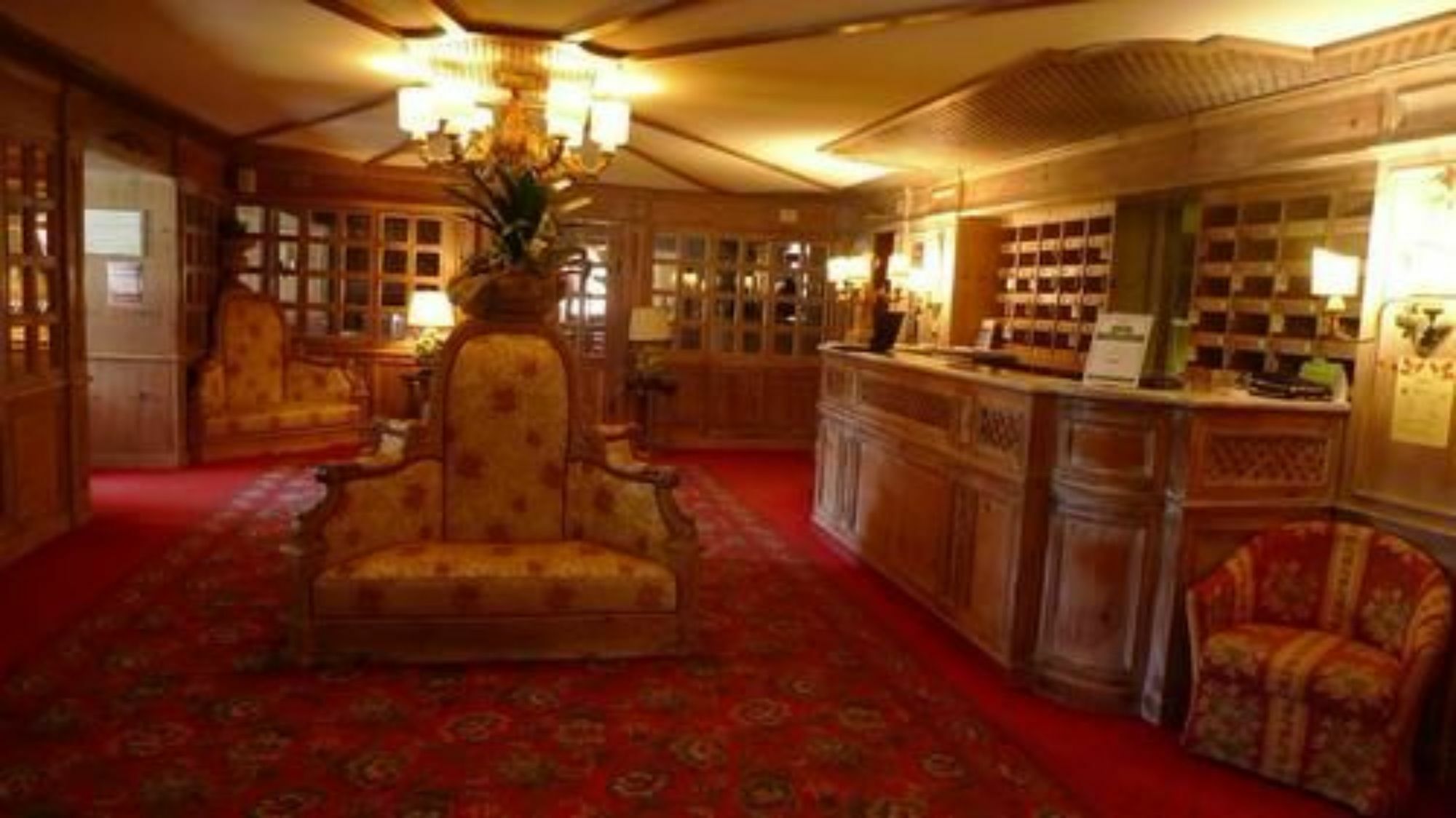Rta Hotel Catturani Мадона ди Кампильо Екстериор снимка