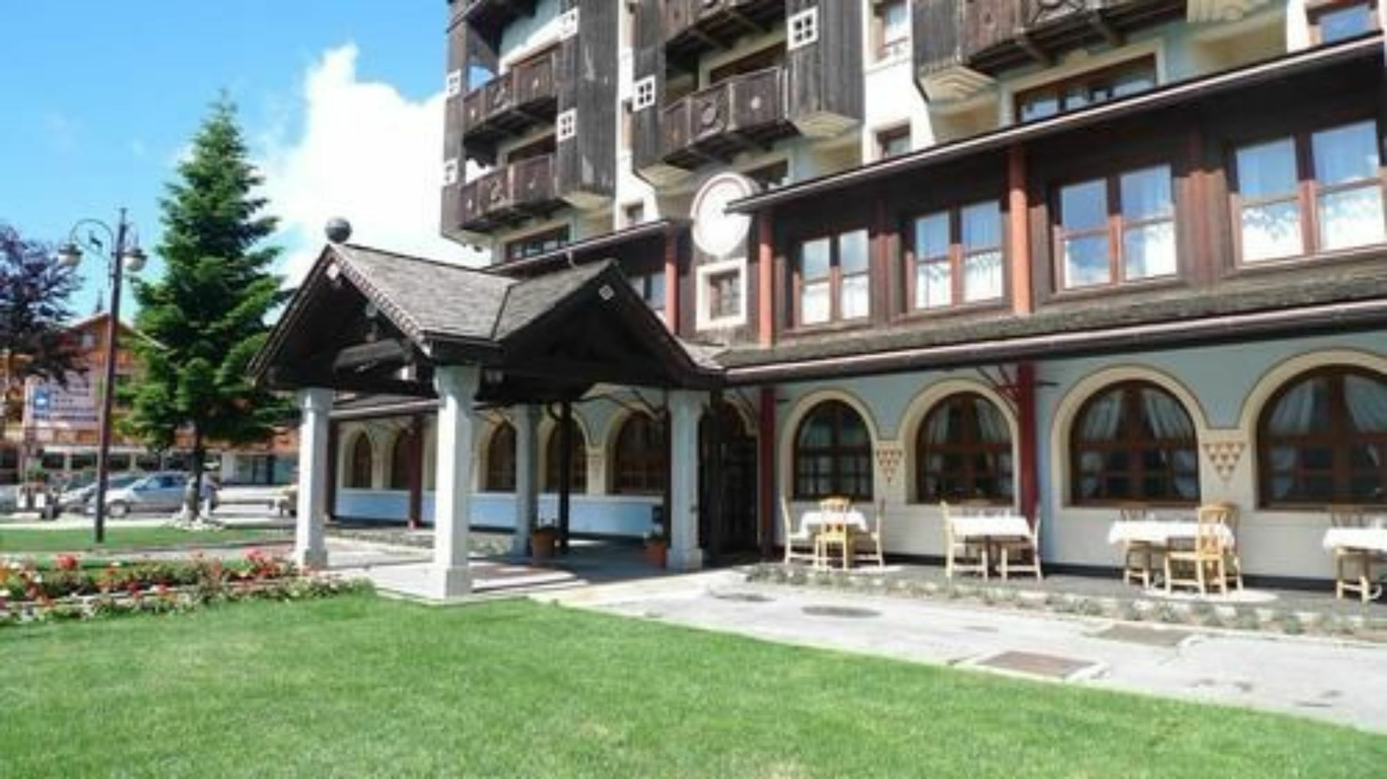 Rta Hotel Catturani Мадона ди Кампильо Екстериор снимка